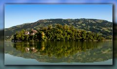 Lauerzersee mit der Insel Schwanau /3