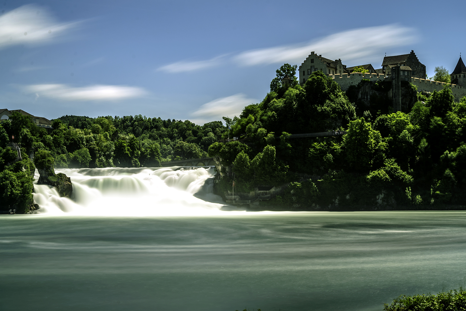 Laufen über dem Rheinfall