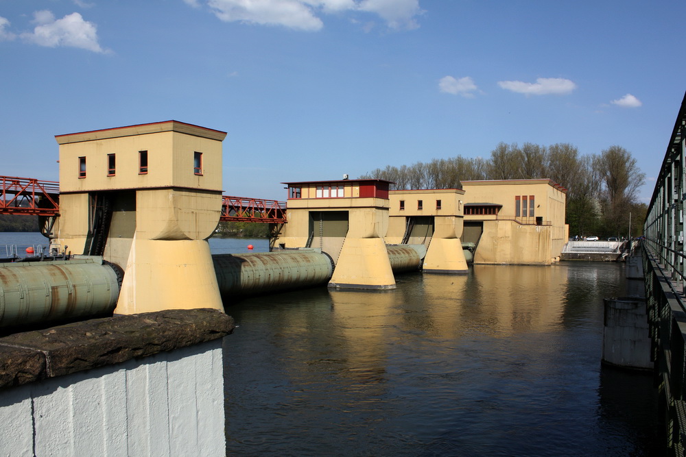 Laufwasserkraftwerk Hengsteysee von Jochen Schneider