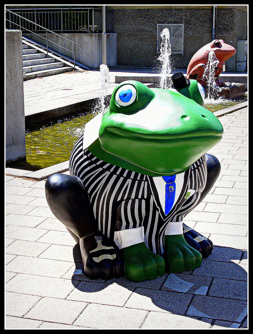 laupheimer laubfrosch skulptur