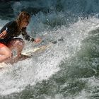 Laura Haustein _ auf dem Eisbach_180 Grad