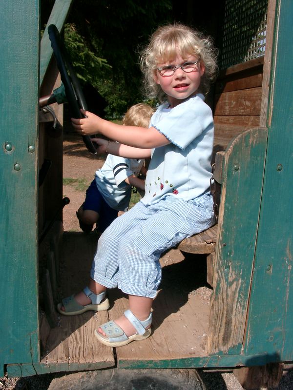 Laura im Wildpark