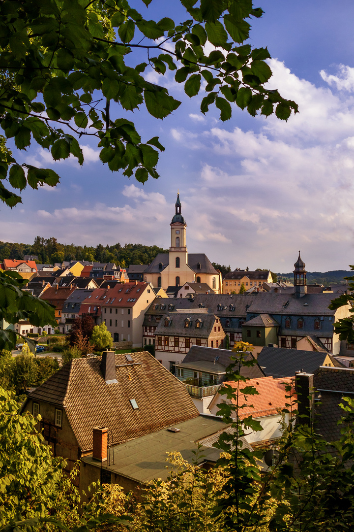 Laurentiuskirche im Mittagslicht