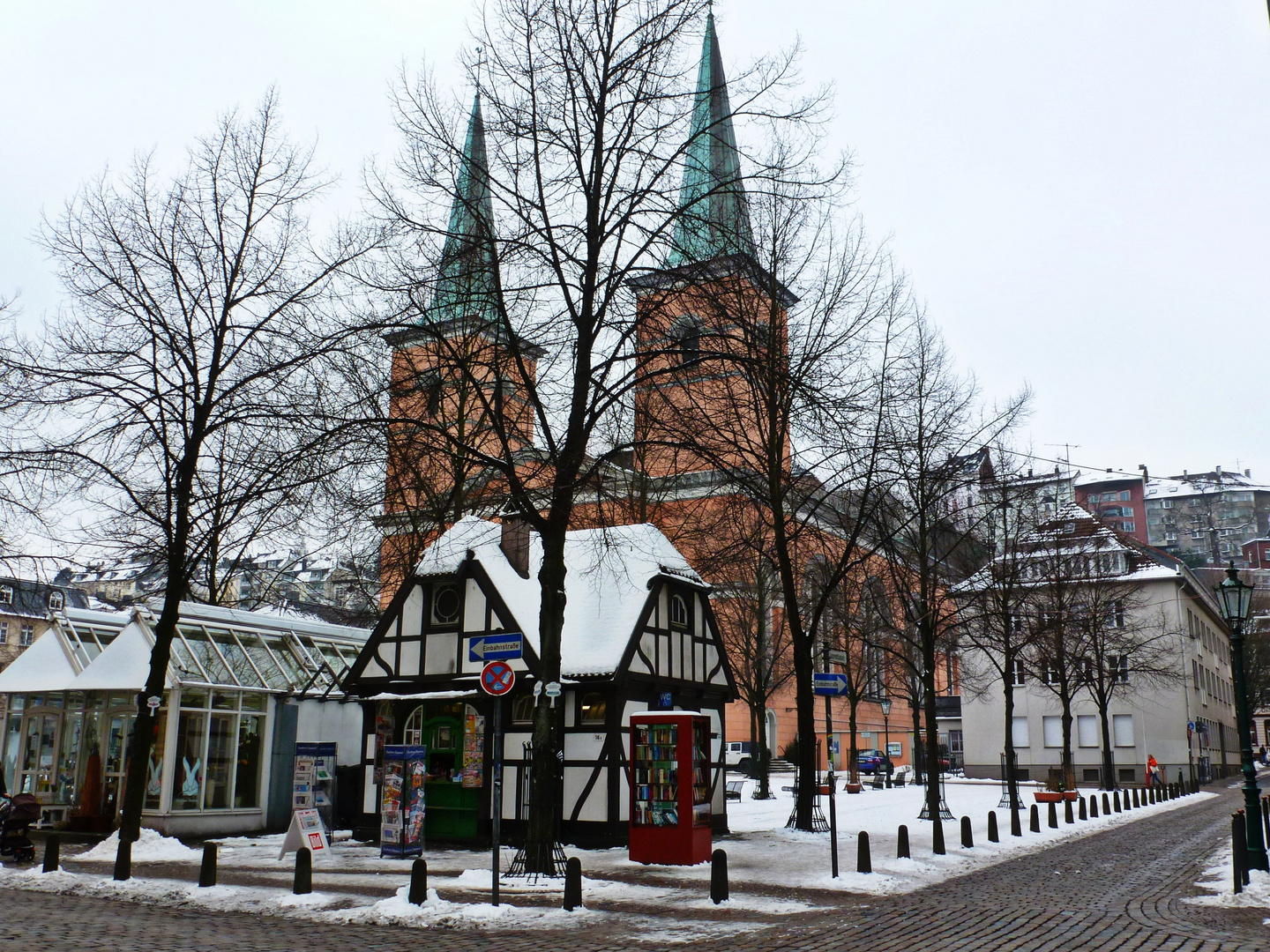 Laurentiusplatz mit Laurentiuskirche