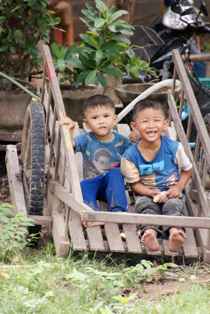 lausbuben, laos 2010