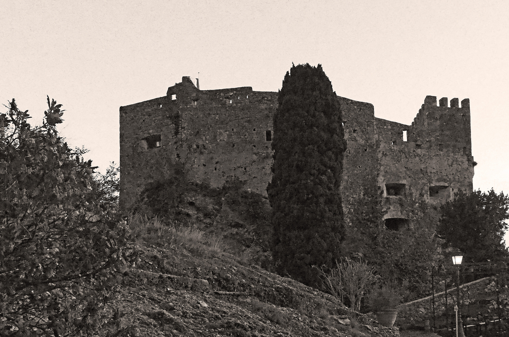 L’austérité du Château de Roquebrune