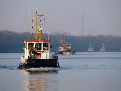 Lauter Hilfsschiffe auf dem Nord-Ostsee-Kanal