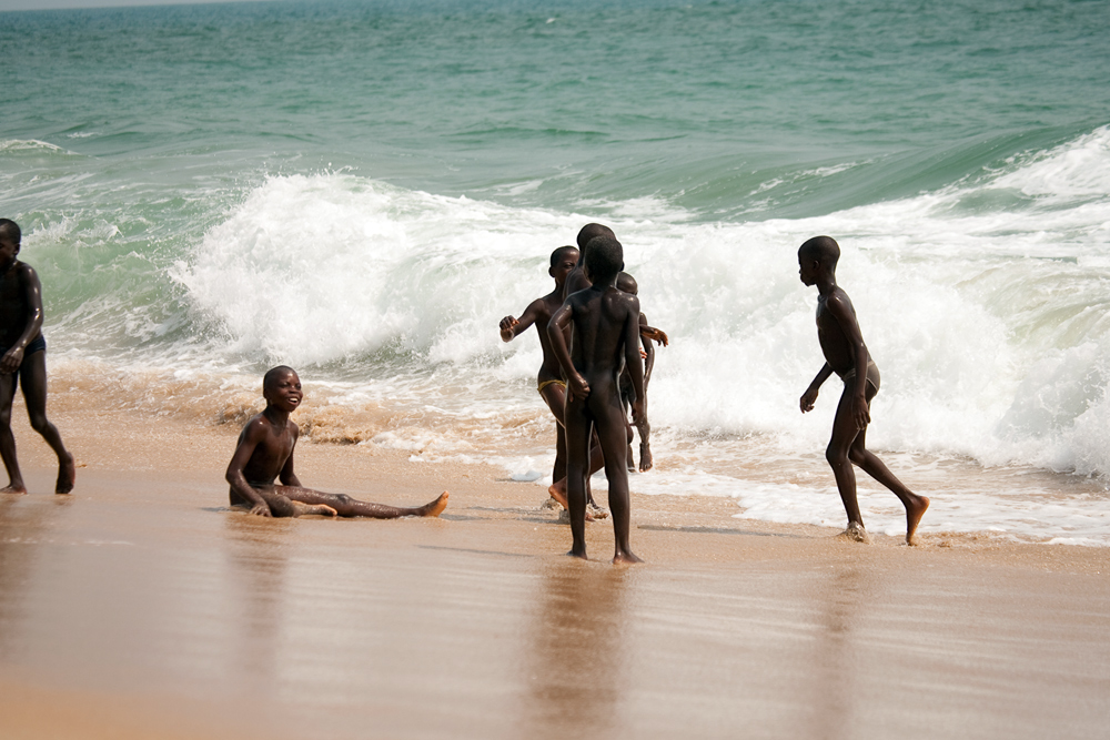 Strand jungs nackt am Junge Teen