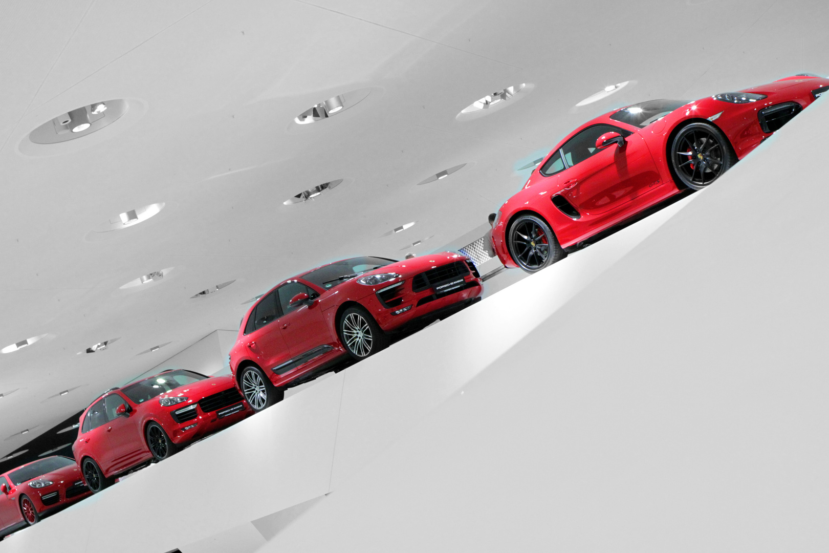 Lauter rote Porsche