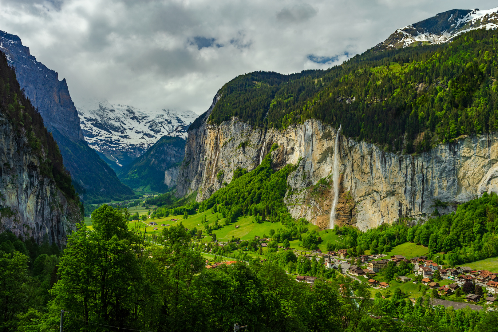 Lauterbrunnen  - Tal der 72 Wasserfälle 