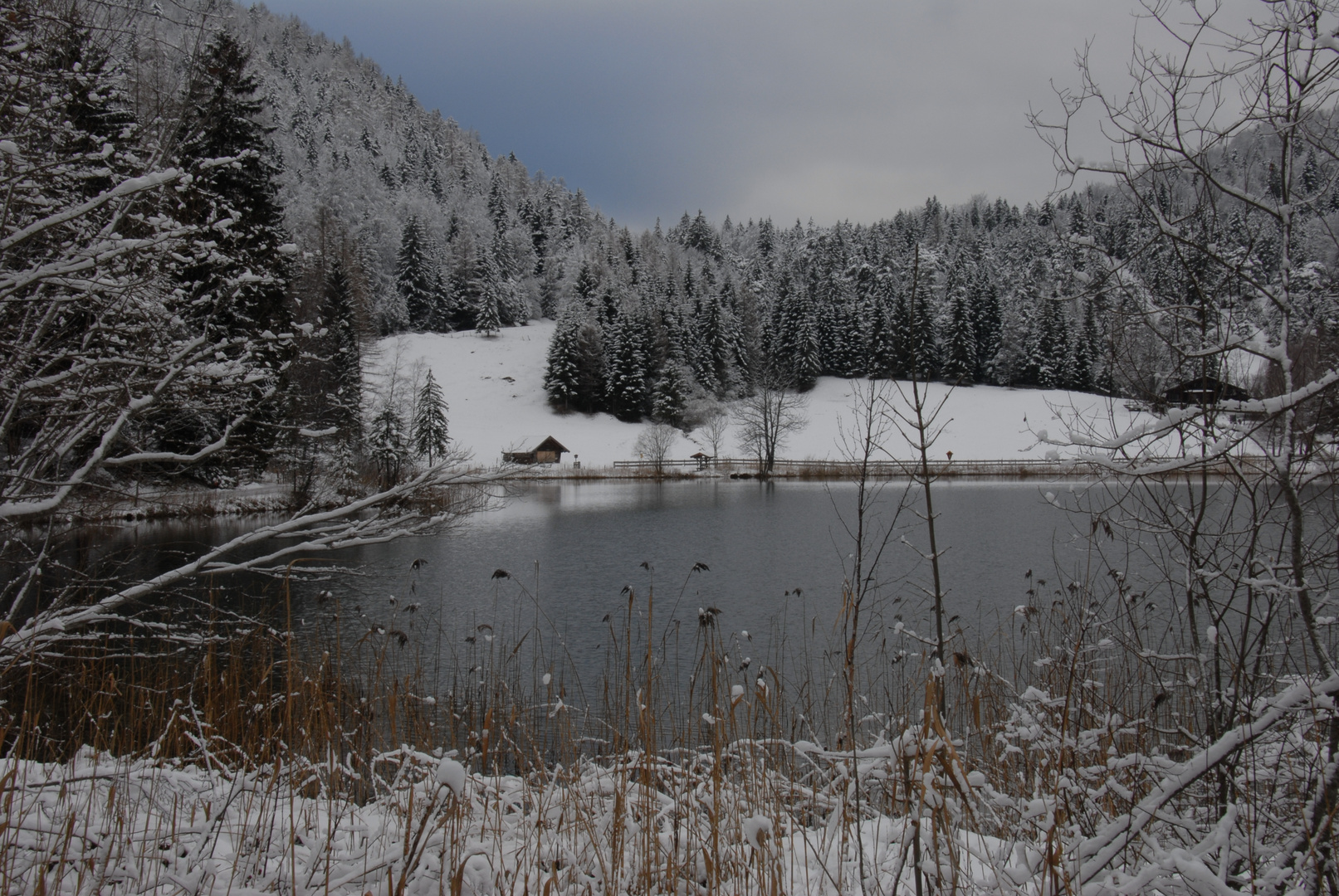 Lautersee vor Wetterstein im Winter