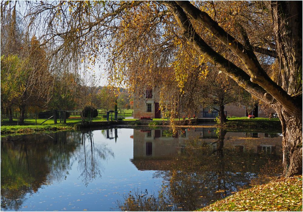 L’automne au Moulin de Boisseguin  (Vienne)