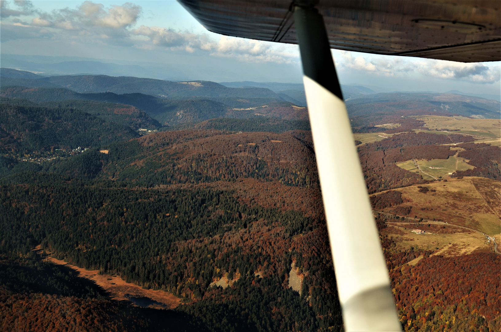 L'automne sous l'aile de l'avion