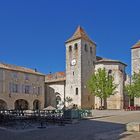  Lauzerte :  Eglise Saint-Barthélemy et Place des Cornières (Tarn-et-Garonne)