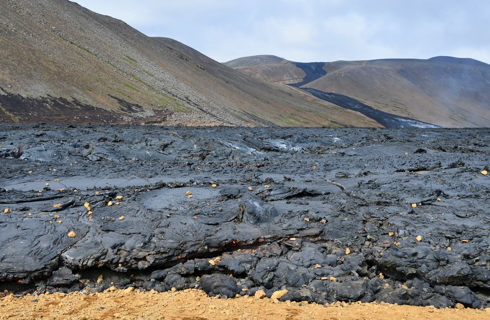 Lava am Vulkanausbruch auf der Halbinsel Reykjanes