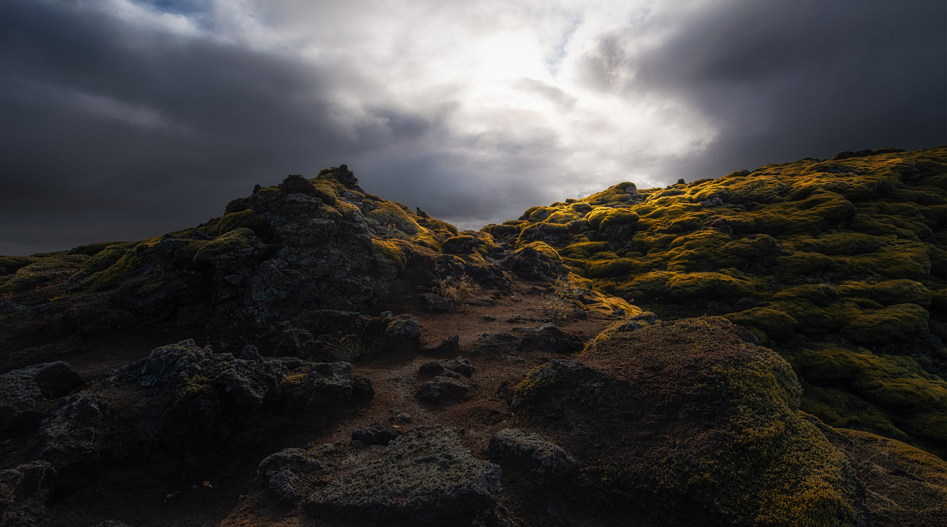 Lavafeld bei Abendlicht