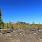 Lavafeld vor dem Vulkan