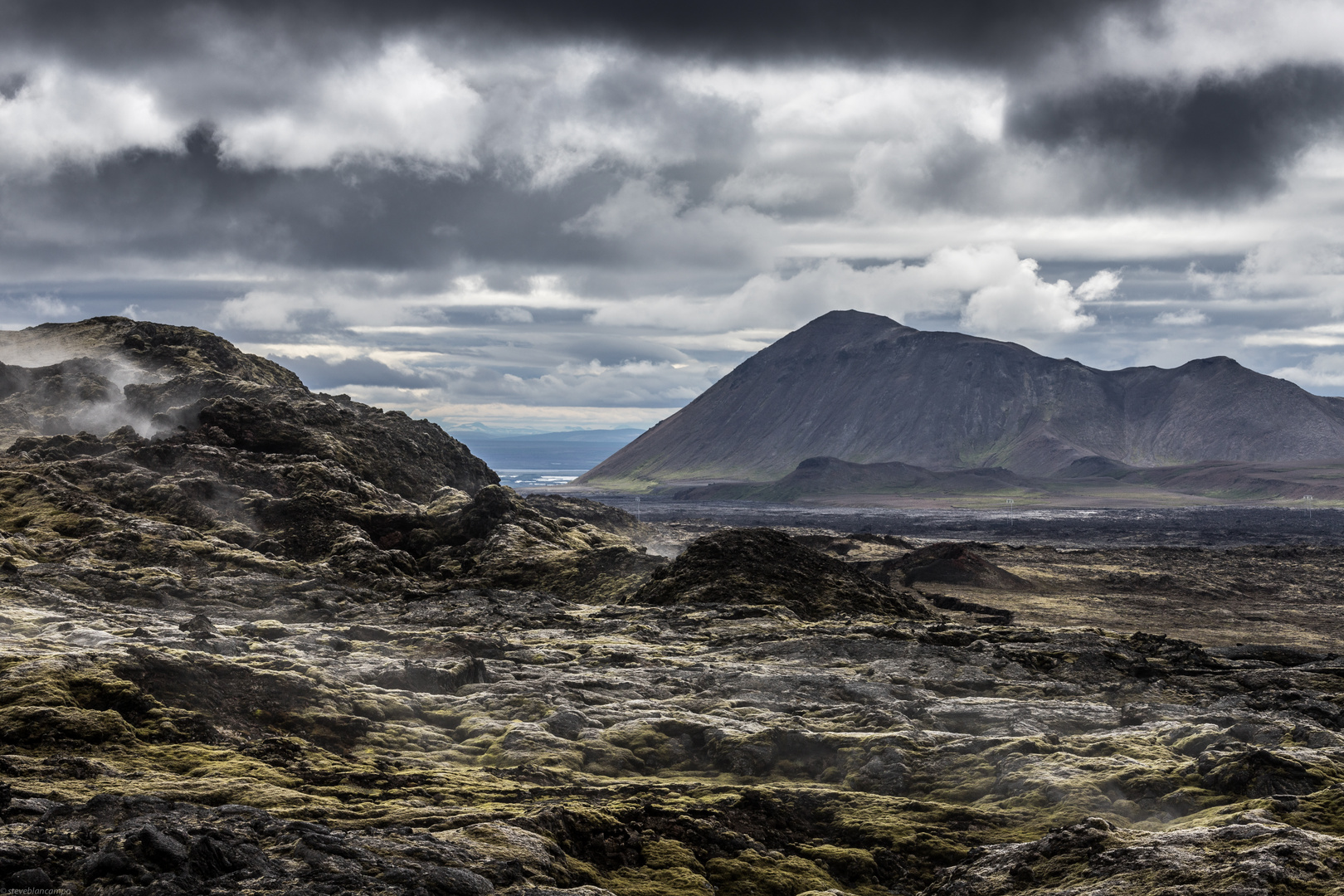 Lavafelder am Vulkan Leirhnjúkur