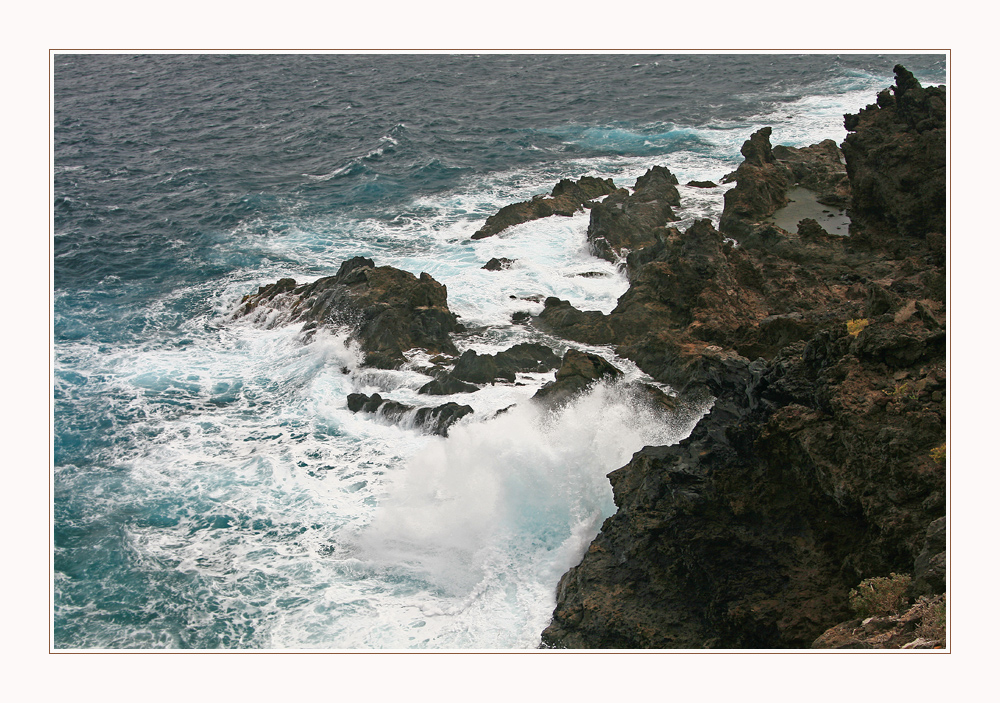 Lavaküste in Punta de Cueva Nueva