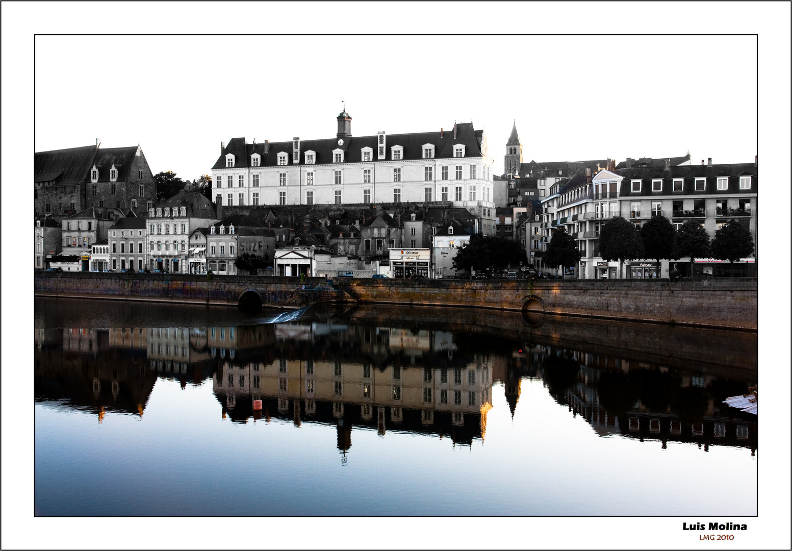 Laval . Francia. Rio Mayenne