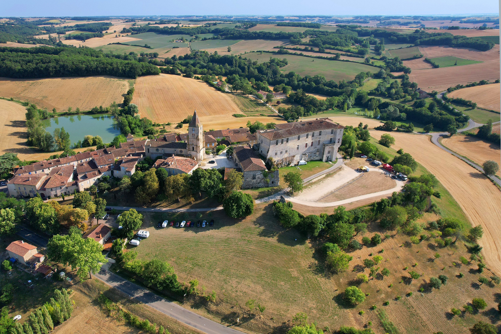 Lavardens, son château et son église