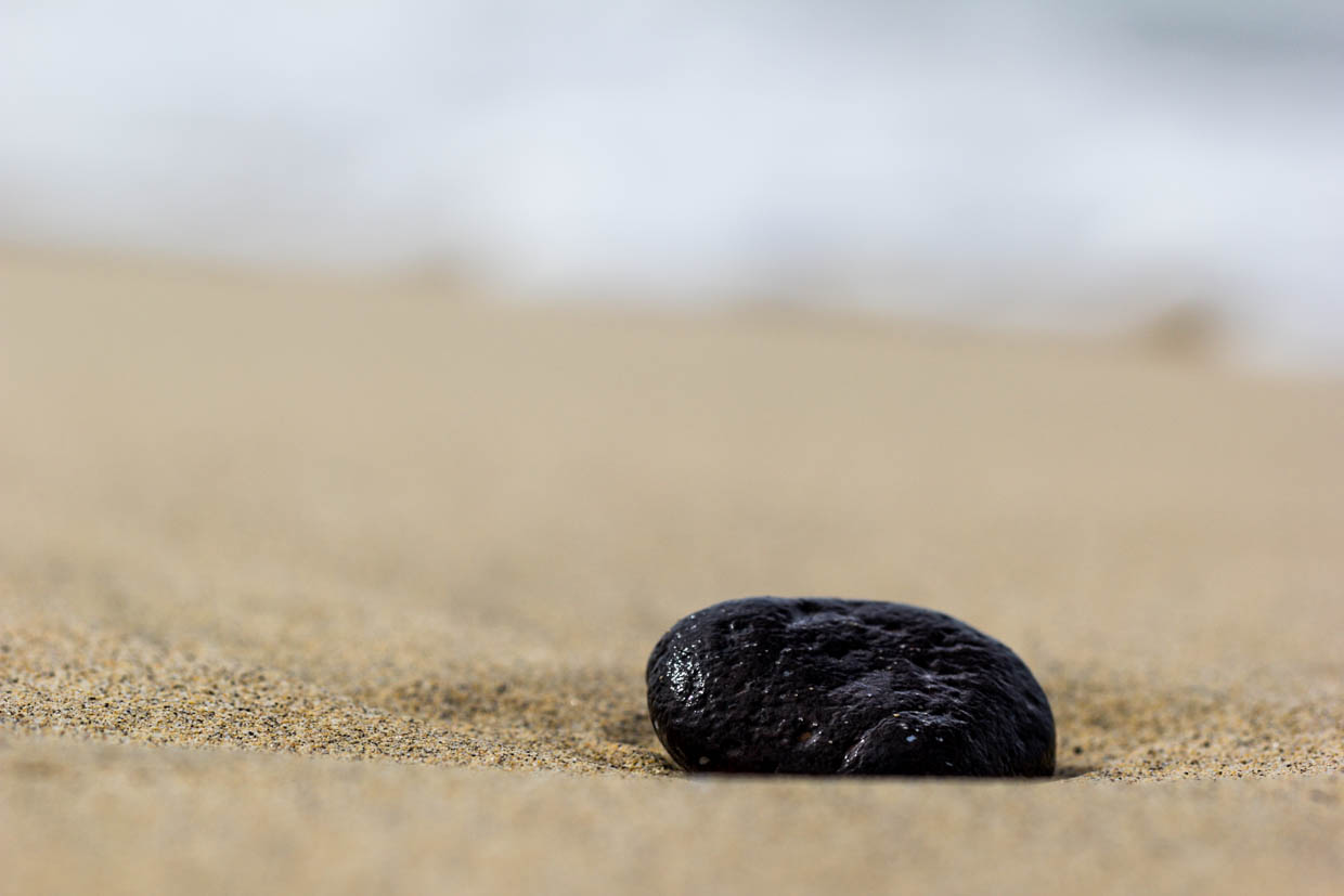 Lavastein am Strand