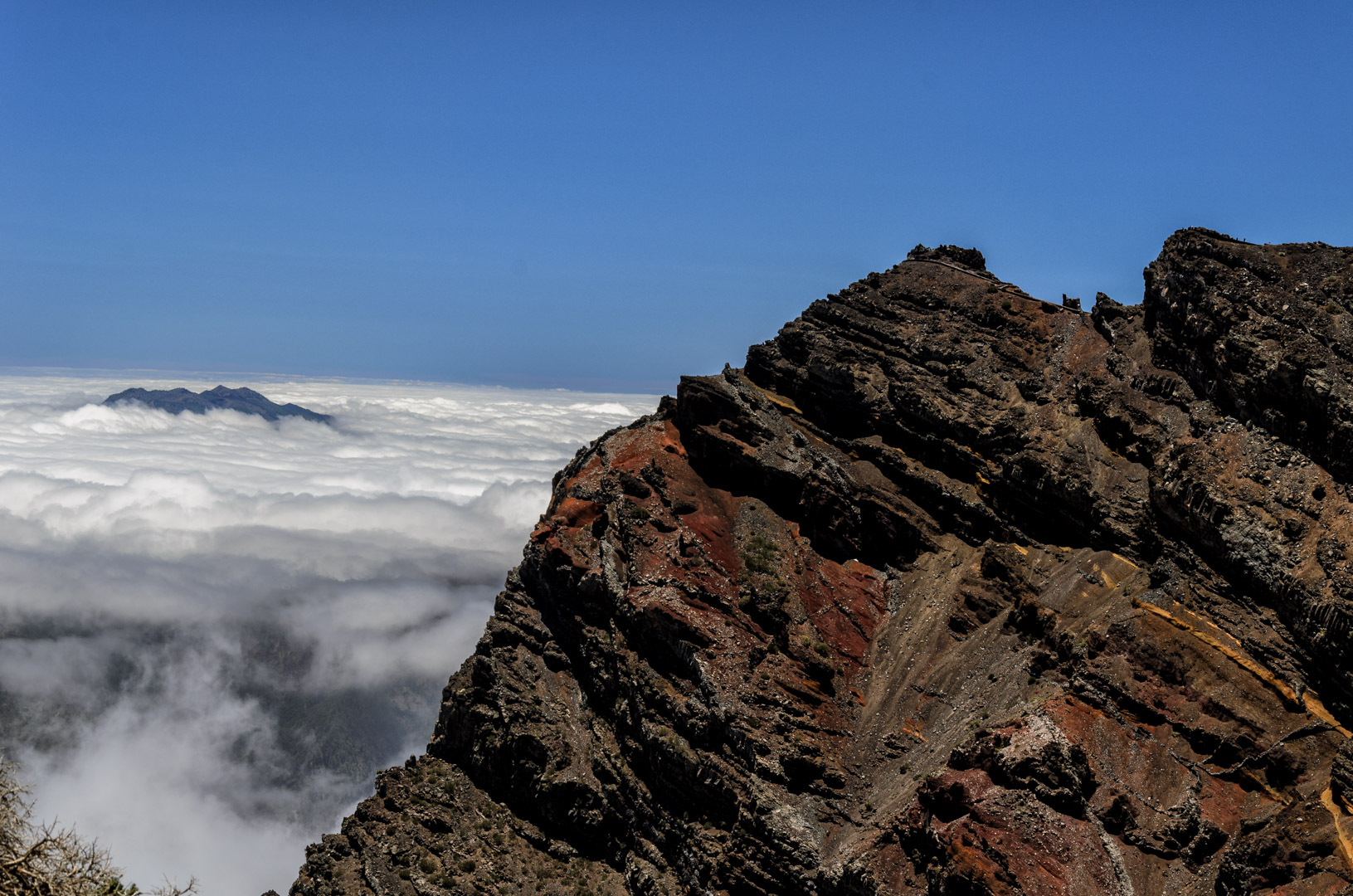 Lavastein und Wolkenmeer