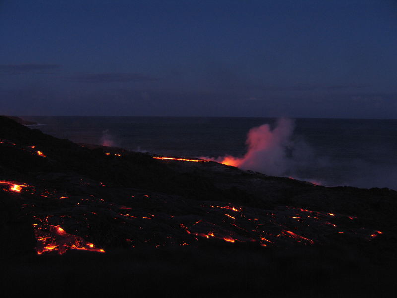 Lavaströme ins Meer