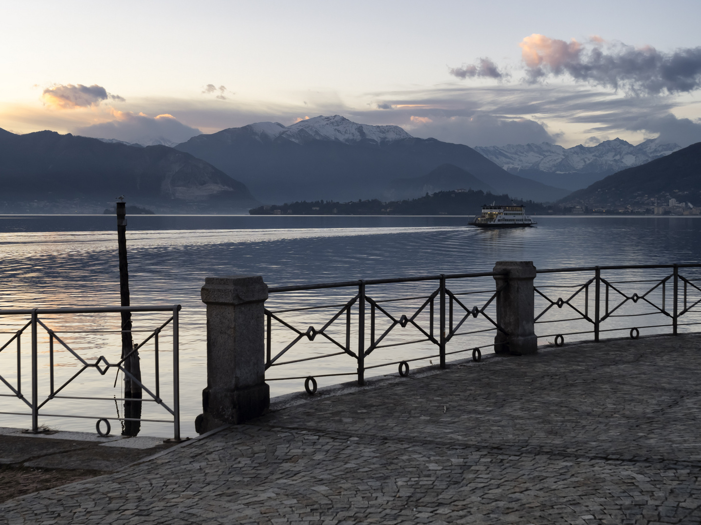 Laveno, lungolago