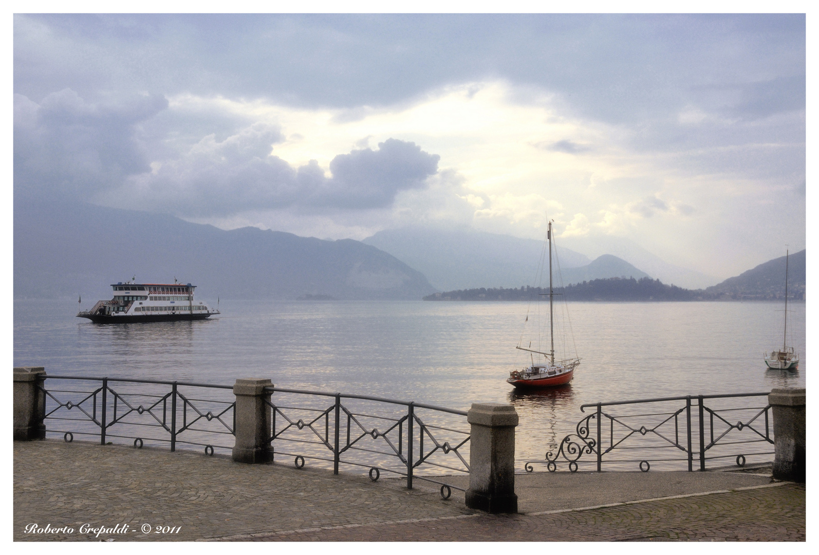 Laveno lungolago