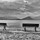 Laveno, panchine vista lago