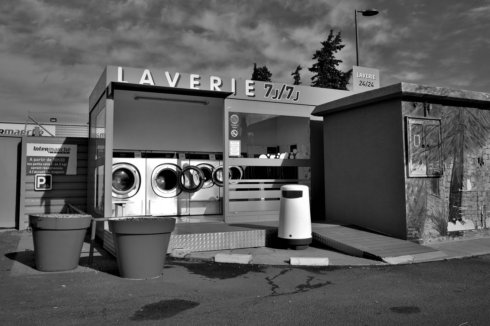 Laverie Foto & Bild bw, street, dokumentation Bilder auf