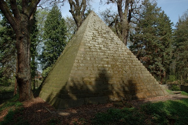 Laves Pyramide