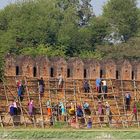 Lavori di ristrutturazione delle mura del Mandalay Palace