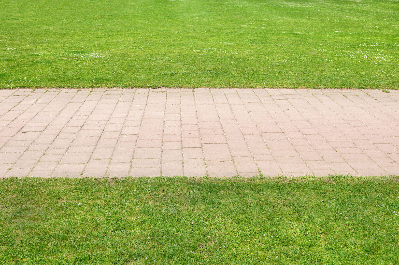 Lawn, Stones, and Stripes, Wiesbaden