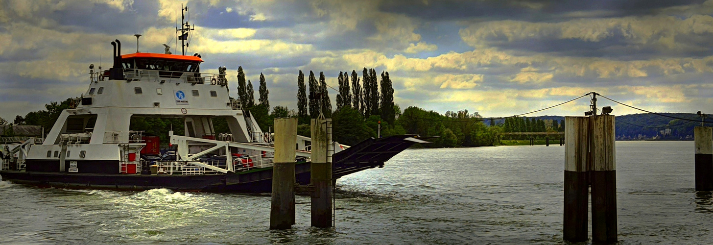 Le bac qui traverse la Seine près de Rouen / 2