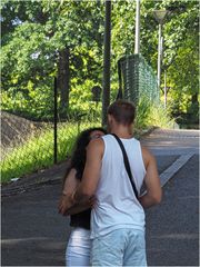 Le baiser de l’Allée de la Poterne  --  Bayonne