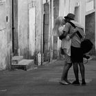 le baiser du photographe rue Robert Doisneau en Arles