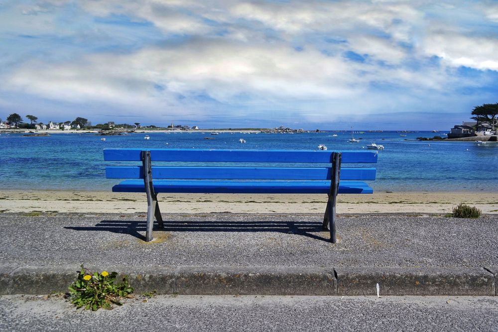 Le banc bleu