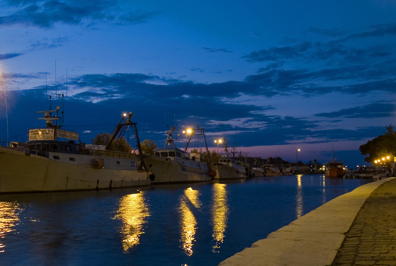 le barche attendono l'alba