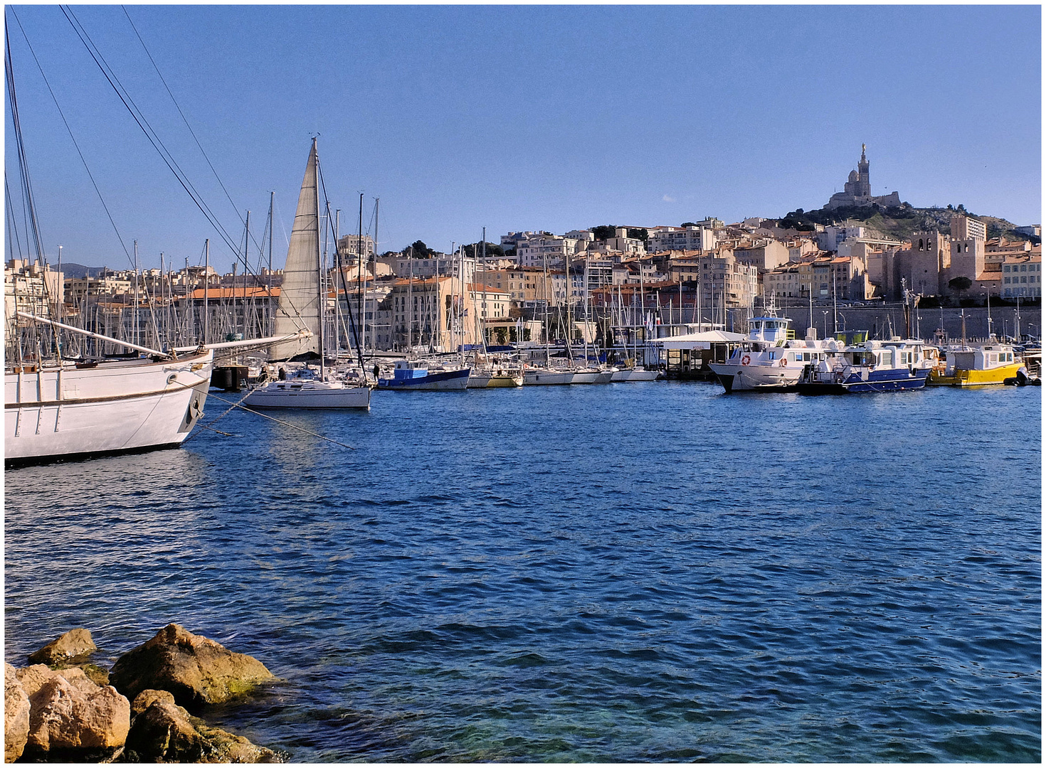 Le bateau jaune