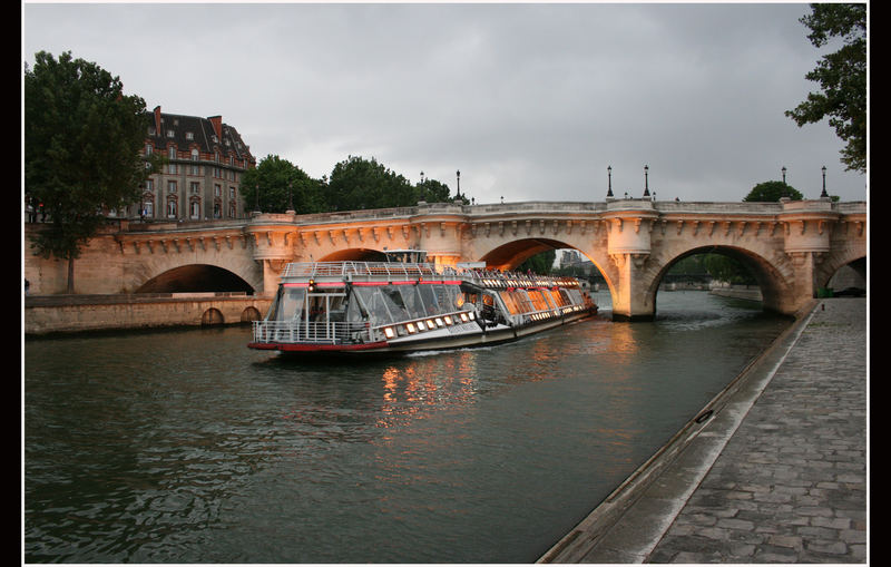 Le bateau mouche sur la Seine