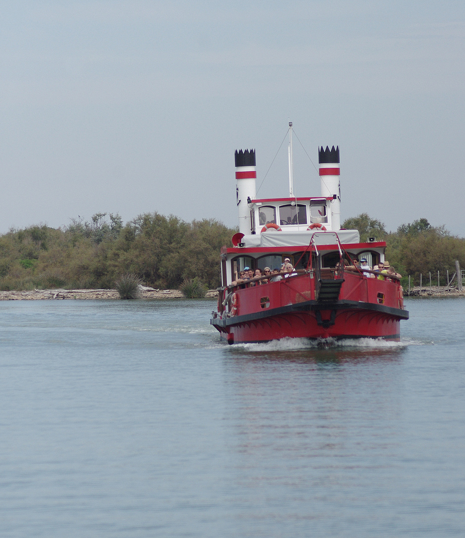 Le bateau rouge ....