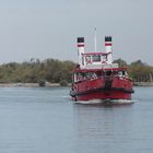 Le bateau rouge ....