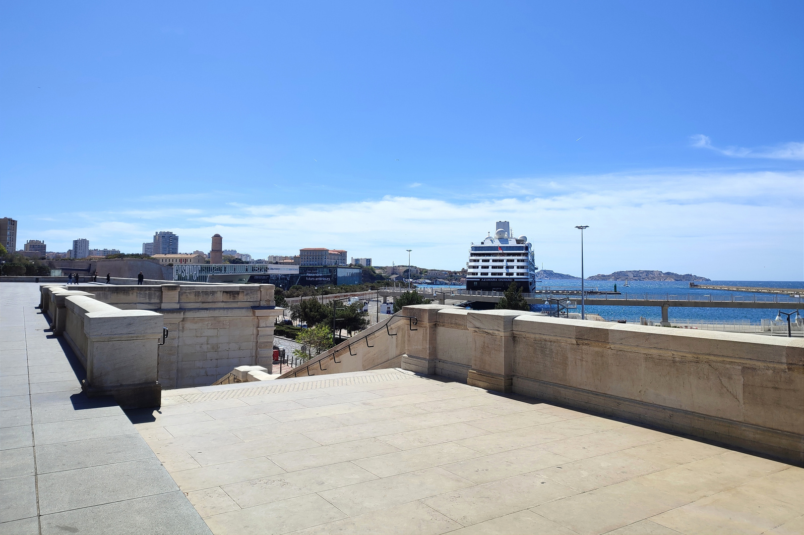 Le bateau sur le mur