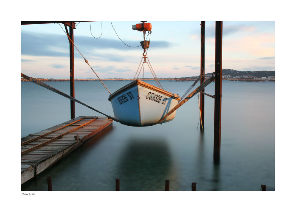 Le bateau suspendu