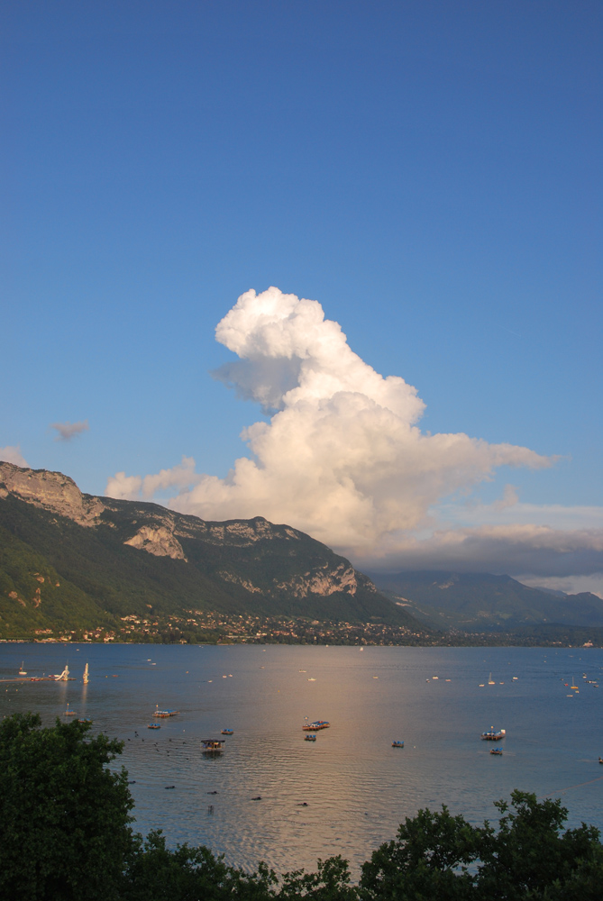 le beau lac d'Annecy