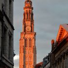 Le beffroi d'Arras au soleil couchant