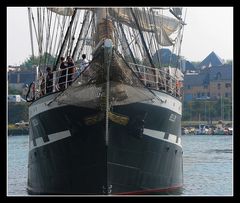 " Le BELEM à la manoeuvre dans le port de Concarneau "