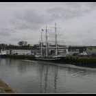 " Le BELEM seul avec son reflet dans le port de Concarneau "